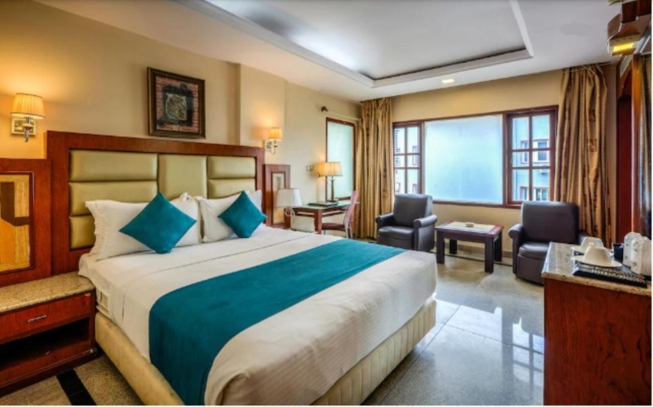 העיר בנגלור Golden Metro Hotel מראה חיצוני תמונה