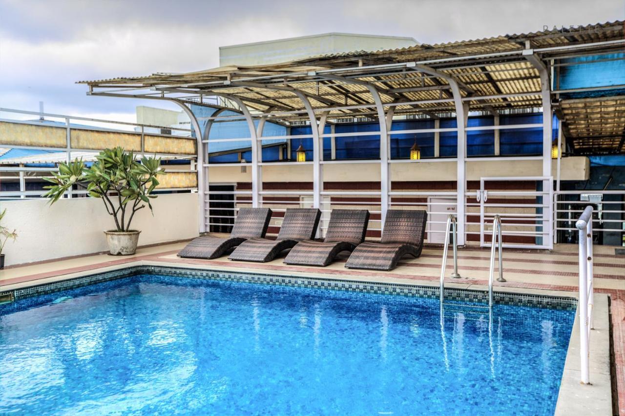 העיר בנגלור Golden Metro Hotel מראה חיצוני תמונה