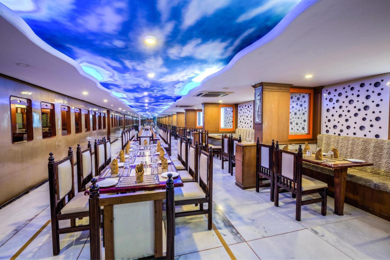 העיר בנגלור Golden Metro Hotel מראה חיצוני תמונה