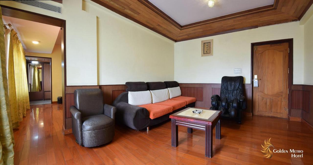 העיר בנגלור Golden Metro Hotel מראה חיצוני תמונה